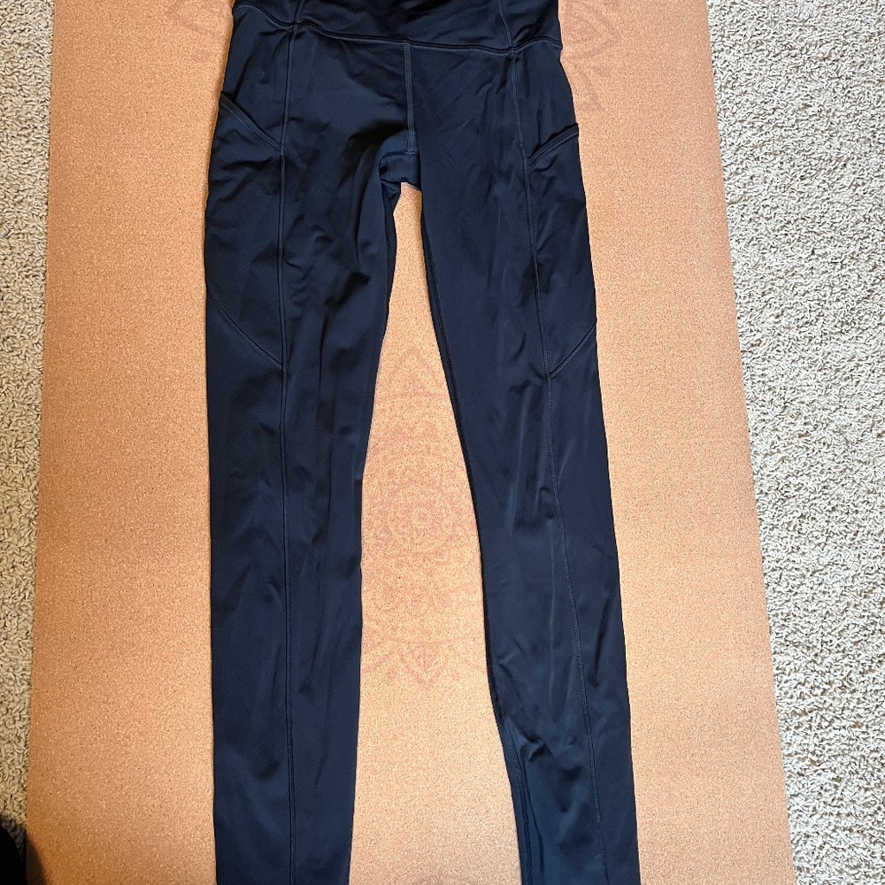 Lululemon fast size 4